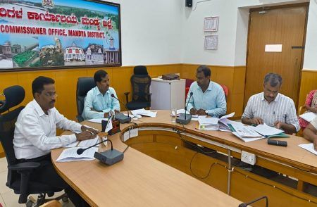 ಮಂಡ್ಯ ಜಿಲ್ಲೆಯ ಸಕ್ಕರೆ ಕಾರ್ಖಾನೆಗಳು ತಮ್ಮ ವ್ಯಾಪ್ತಿಯೊಳಗಿನ ಕಬ್ಬನ್ನು ಮಾತ್ರ ಖರೀದಿಸಬೇಕು: DC ಡಾ.ಕುಮಾರ