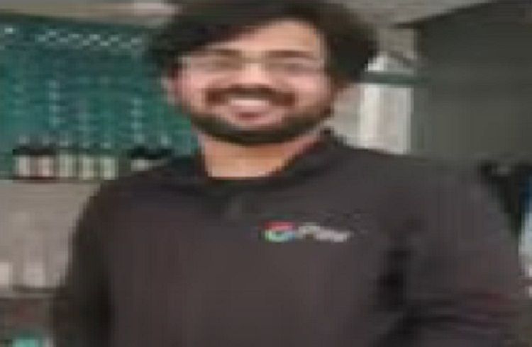 BREAKING : ಬೆಂಗಳೂರಿನಲ್ಲಿ ಅಪಾರ್ಟ್ ಮೆಂಟ್’ನ 12 ನೇ ಮಹಡಿಯಿಂದ ಜಿಗಿದು ಟೆಕ್ಕಿ ಆತ್ಮಹತ್ಯೆ.!