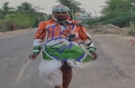 ‘ಮುಡಾ’ ಕಂಟಕದಿಂದ ಸಿಎಂ ಸಿದ್ದರಾಮಯ್ಯ ಮುಕ್ತರಾಗಲಿ ಎಂದು, ಅಭಿಮಾನಿಯಿಂದ 10 ಕಿಲೋಮೀಟರ್ ದೀರ್ಘದಂಡ ನಮಸ್ಕಾರ!