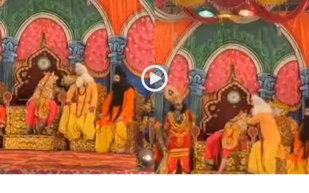 Actor-dies-on-stage-while-performing-a-play-video-goes-viral.