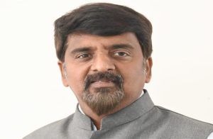 ಚಿಕ್ಕಬಳ್ಳಾಪುರ ರೈತರಿಗೆ ಅನ್ಯಾಯ: ಸಚಿವ ಜಮೀರ್ ಅಹ್ಮದ್ ಖಾನ್ ಹಸ್ತಕ್ಷೇಪಕ್ಕೆ MLC ಡಿಎಸ್ ಅರುಣ್ ಖಂಡನೆ