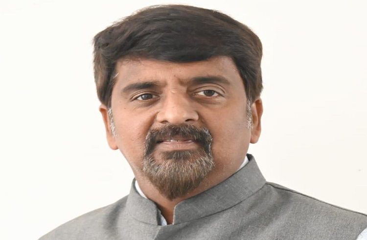ಚಿಕ್ಕಬಳ್ಳಾಪುರ ರೈತರಿಗೆ ಅನ್ಯಾಯ: ಸಚಿವ ಜಮೀರ್ ಅಹ್ಮದ್ ಖಾನ್ ಹಸ್ತಕ್ಷೇಪಕ್ಕೆ MLC ಡಿಎಸ್ ಅರುಣ್ ಖಂಡನೆ