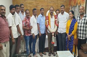 ಮಂಡ್ಯ ಡಿಸಿಸಿ ಬ್ಯಾಂಕ್ ಕದನ ; 8 ಮಂದಿ ಅವಿರೋಧ ಆಯ್ಕೆ, 8 ಕ್ಷೇತ್ರಗಳಲ್ಲಿ ಚುನಾವಣೆ