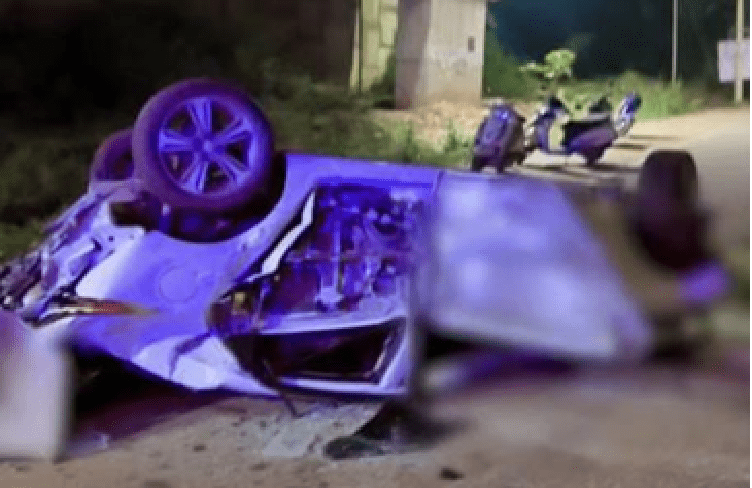 BREAKING : ರಾಜ್ಯದಲ್ಲಿ ಮತ್ತೊಂದು ಭೀಕರ ಅಪಘಾತ : ಡಿವೈಡರ್ ಗೆ ಡಿಕ್ಕಿಯಾಗಿ ಕಾರು ಪಲ್ಟಿ, ಸ್ಥಳದಲ್ಲೇ ನಾಲ್ವರ ದುರ್ಮರಣ!