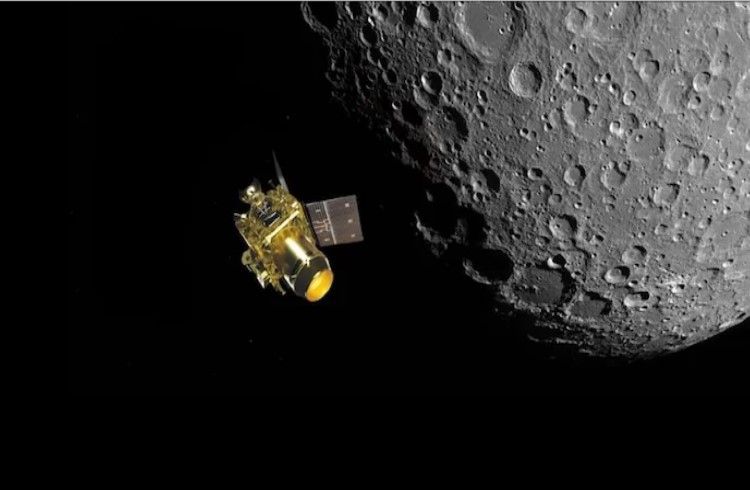 ಚಂದ್ರಯಾನ-2 : ಚಂದ್ರನ ಧ್ರುವಗಳ ಮೇಲಿನ ನೀರಿನ ಮಂಜುಗಡ್ಡೆ, ಮಣ್ಣಿನ ಫೋಟೋ ರವಾನಿಸಿದ ಆರ್ಬಿಟರ್