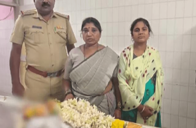 BREAKING : ಬೆಂಗಳೂರಲ್ಲಿ ಕಾರು ರಿವರ್ಸ್ ತೆಗೆದುಕೊಳ್ಳುವಾಗ ಅವಘಡ : ಕಾರಿನ ಚಕ್ರಕ್ಕೆ ಸಿಲುಕಿ ಒಂದೂವರೆ ವರ್ಷದ ಮಗು ಸಾವು!