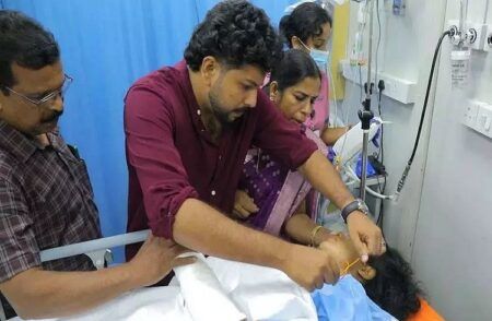 ಅಪಘಾತದಲ್ಲಿ ಗಂಭೀರ ಗಾಯಗೊಂಡ ವಧುಗೆ ಆಸ್ಪತ್ರೆ `ICU’ನಲ್ಲೇ ತಾಳಿ ಕಟ್ಟಿದ ವರ : ವಿಡಿಯೋ ವೈರಲ್ | WATCH VIDEO