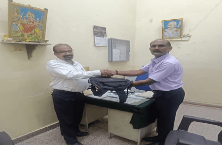 ಕಳೆದುಹೋದ ಬ್ಯಾಗ್ನ್ನು ಶೀಘ್ರ ಪತ್ತೆಹಚ್ಚಿ ಮಾಲೀಕರಿಗೆ ಹಿಂತಿರುಗಿಸಿದ, ನಮ್ಮ ಮೆಟ್ರೋ ಭದ್ರತಾ ಕಾರ್ಯಾಚರಣೆ ತಂಡಕ್ಕೆ ಶ್ಲಾಘನೇ