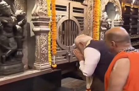 BREAKING : ಉಡುಪಿಯಲ್ಲಿ `ಕನಕನ ಕಿಂಡಿ’ ಮೂಲಕ ಶ್ರೀಕೃಷ್ಣನ ದರ್ಶನ ಪಡೆದ ಪ್ರಧಾನಿ ಮೋದಿ