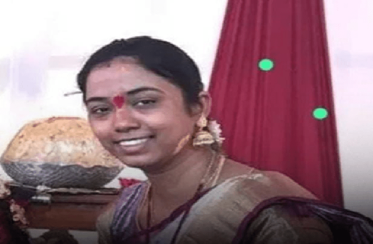 SHOCKING : ಇದೆಂತಾ ಸಾವು! ವಿಚಿತ್ರ ಆದರೂ ನಂಬಲೇಬೇಕು, ಇರುವೆಗಳಿಗೆ ಹೆದರಿ ಮಹಿಳೆ, ಆತ್ಮಹತ್ಯೆಗೆ ಶರಣು!,