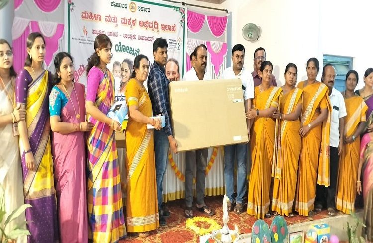 ಮದ್ದೂರು ತಾಲೂಕಿನ 108 ಅಂಗನವಾಡಿ ಕೇಂದ್ರಗಳಿಗೆ ಸ್ಮಾಟ್ ಟಿವಿ ವಿತರಣೆ