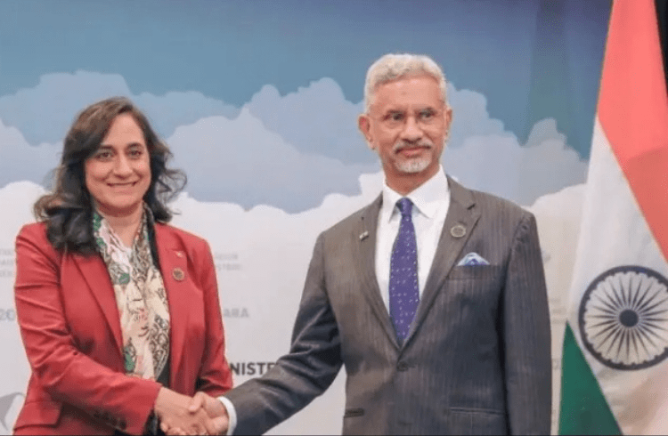 ಭದ್ರತಾ ಸಮಸ್ಯೆ: ಪಾಕ್ ನಿಂದ ಸ್ವದೇಶಕ್ಕೆ ಹೊರಟ ಶ್ರೀಲಂಕಾದ 8 ಆಟಗಾರರು !