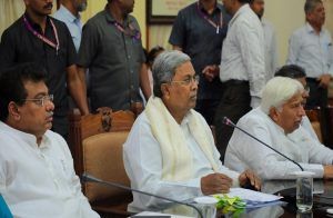 ಕಬ್ಬು ಬೆಳೆಗಾರರ ಹೋರಾಟಕ್ಕೆ ಮಣಿದ ರಾಜ್ಯ ಸರ್ಕಾರ: ಪ್ರತಿ ಟನ್ ಗೆ ರೂ.3,300 ಬೆಲೆ ನಿಗದಿ