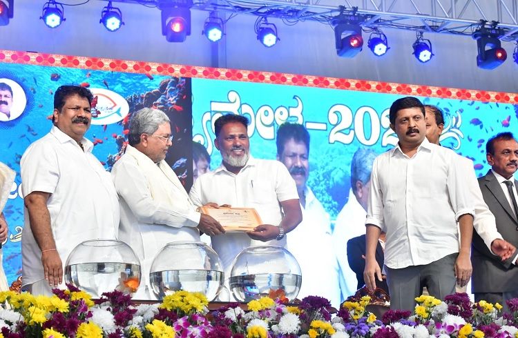 BIG NEWS : ರಾಜ್ಯದಲ್ಲಿ `ಮೀನುಗಾರಿಕಾ ವಿಶ್ವ ವಿದ್ಯಾಲಯ’ ಸ್ಥಾಪನೆ : CM ಸಿದ್ದರಾಮಯ್ಯ ಘೋಷಣೆ