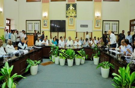 BIG NEWS: ಕಬ್ಬು ಬೆಳೆಗಾರರ ಬೇಡಿಕೆ ಈಡೇರಿಕೆ ಅಸಾಧ್ಯ: ಸಿಎಂ ಮುಂದೆ ಸಕ್ಕರೆ ಕಾರ್ಖಾನೆ ಮಾಲೀಕರು ಪಟ್ಟು