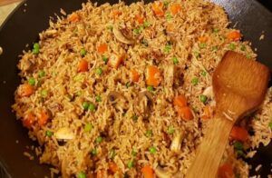 ರೋಡ್ ಸೈಡಲ್ಲಿ ಸಿಗುವ ‘ಫ್ರೈಡ್ ರೈಸ್’ ಬಾಯಿ ಚಪ್ಪರಿಸಿಕೊಂಡು ತಿನ್ನುತ್ತೀರಾ? ಇದು ಗೊತ್ತಾದ್ರೆ, ತಿನ್ನೋದಿರ್ಲಿ, ಅತ್ತ ತಿರುಗಿಯೂ ನೋಡಲ್ಲ