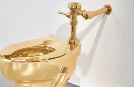 ಘನ ಚಿನ್ನದಿಂದ ತಯಾರಿಸಿದ ವಿಶ್ವದ ಅತ್ಯಂತ ಮೌಲ್ಯಯುತ ಶೌಚಾಲಯ ಹರಾಜಿಗೆ !