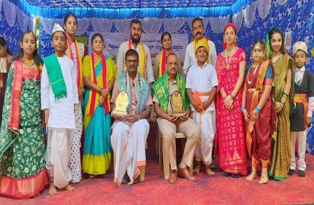 ಮಂಡ್ಯ: ವಿದ್ಯಾರ್ಥಿಗಳು ಅಂಕಗಳ ಬೆನ್ನು ಹತ್ತದೇ ಕೌಶಲ್ಯಯುತ ಜ್ಞಾನ ಪಡೆದುಕೊಳ್ಳಿ- ರೈತ ಕವಿ ದೊ.ಚಿ.ಗೌಡ