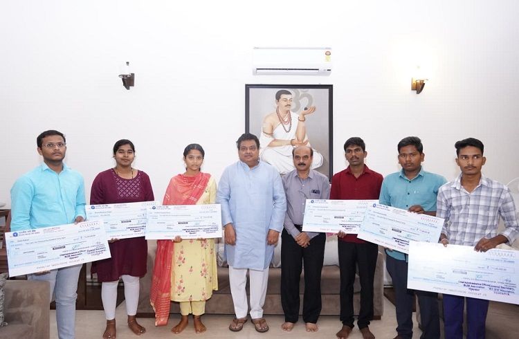 ಜನಪ್ರತಿನಿಧಿ ಅಂದ್ರೆ ಹೀಗಿರಬೇಕು! 6 ವಿದ್ಯಾರ್ಥಿಗಳಿಗೆ ‘MBBS ಶಿಕ್ಷಣ’ಕ್ಕೆ ನೆರವಾದ ‘ಸಚಿವ ಎಂ.ಬಿ ಪಾಟೀಲ್’