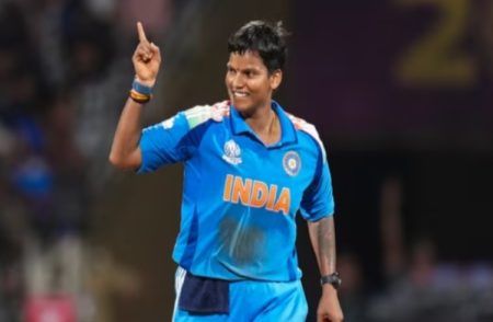 BREAKING : ಇತಿಹಾಸ ನಿರ್ಮಿಸಿದ ‘ದೀಪ್ತಿ ಶರ್ಮಾ’ ; 152 ವಿಕೆಟ್ ಪಡೆದ ವಿಶ್ವದ ಮೊದಲ ಆಟಗಾರ್ತಿ ಹೆಗ್ಗಳಿಕೆ!