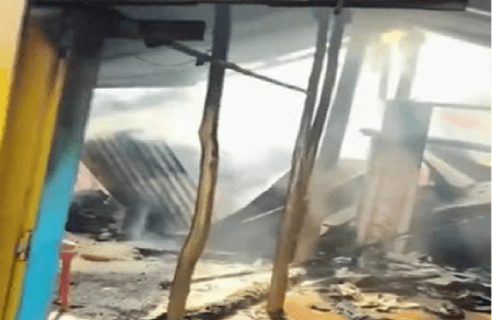 BREAKING : ಹುಬ್ಬಳ್ಳಿಯಲ್ಲಿ ಅಯ್ಯಪ್ಪ ಮಾಲಾಧಾರಿಗಳಿದ್ದ ಶೆಡ್ ಗೆ ಬೆಂಕಿ : ತಪ್ಪಿದ ಭಾರಿ ಅನಾಹುತ!