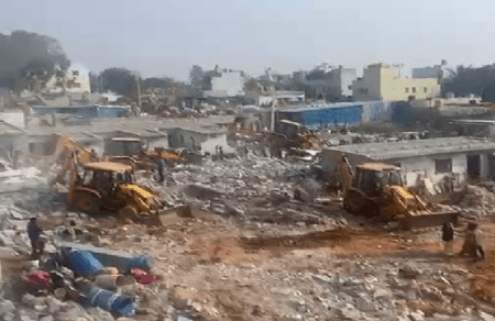 BREAKING : ಸಿಲಿಕಾನ್ ಸಿಟಿಯಲ್ಲಿ ಬೆಳ್ಳಂಬೆಳಗ್ಗೆ ಜೆಸಿಬಿ ಘರ್ಜನೆ : ಒತ್ತುವರಿ ಮಾಡಿದ್ದ 200 ಮನೆಗಳು ನೆಲಸಮ!