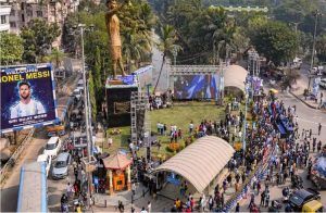 ಕೋಲ್ಕತ್ತಾ ಮೆಸ್ಸಿ ಕಾರ್ಯಕ್ರಮದಲ್ಲಿ ‘ಕೇಸರಿ ಧ್ವಜಗಳು, ಜೈ ಶ್ರೀರಾಮ್ ಘೋಷಣೆ’ಗಳ ಬಳಿಕ ಭುಗಿಲೆದ್ದ ಅವ್ಯವಸ್ಥೆ ; ವರದಿ