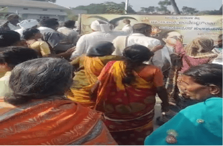BREAKING : ಮಂಡ್ಯದಲ್ಲಿ ಡಾ.ಬಿ.ಆರ್ ಅಂಬೇಡ್ಕರ್ ನಾಮಫಲಕ ಹರಿದು ಹಾಕಿ ದೌರ್ಜನ್ಯ : ಸ್ಥಳದಲ್ಲಿ ಬಿಗುವಿನ ವಾತಾವರಣ