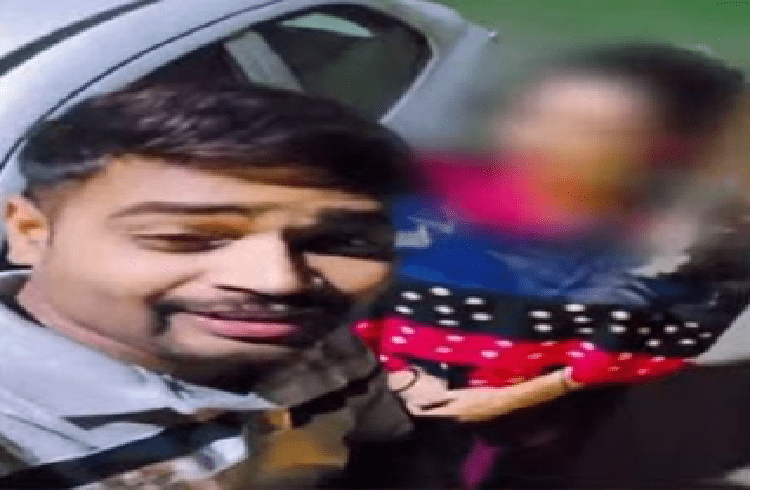 BREAKING : ಬೆಂಗಳೂರಲ್ಲಿ 12 ವರ್ಷದ ಮಗನಿದ್ದರೂ, 2ನೇ ಗಂಡನಿಗೂ ಕೈಕೊಟ್ಟು, ಕಾನ್ಸ್ಟೇಬಲ್ ನೊಂದಿಗೆ ಮಹಿಳೆ ಪರಾರಿ!