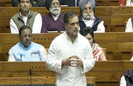 ‘ಚುನಾವಣಾ ಆಯೋಗ ಅಧಿಕಾರದಲ್ಲಿ ಇರುವವರ ಜೊತೆ ಒಪ್ಪಂದ ಮಾಡಿಕೊಳ್ತಿದೆ’: ಲೋಕಸಭೆಯಲ್ಲಿ ರಾಹುಲ್ ಗಾಂಧಿ ದೊಡ್ಡ ಆರೋಪ