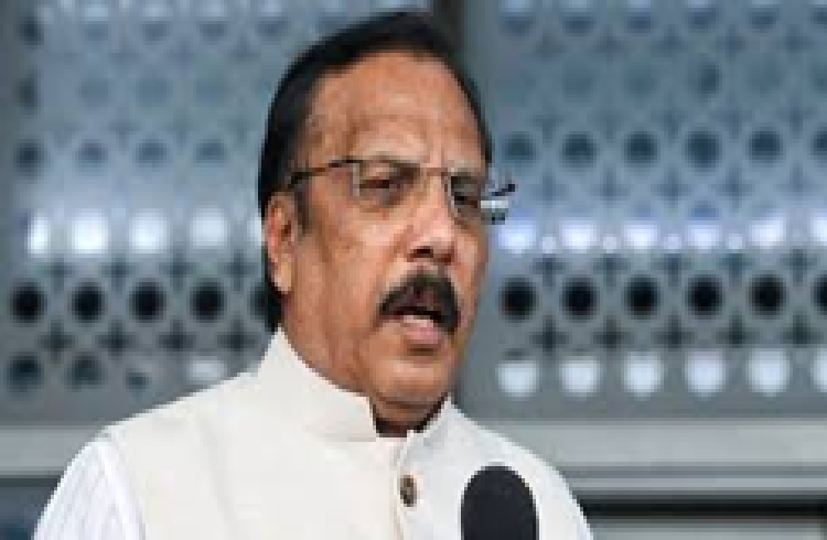 BIG NEWS : ಬೆಂಗಳೂರಲ್ಲಿ 1 ಗಂಟೆ ಟ್ರಾಫಿಕ್ನಲ್ಲಿ ಸಿಲುಕಿದ ಉತ್ತರ ಪ್ರದೇಶ ಸಂಸದ : ಟ್ರಾಫಿಕ್ ಪೊಲೀಸರ ವಿರುದ್ಧ ಕಿಡಿ!