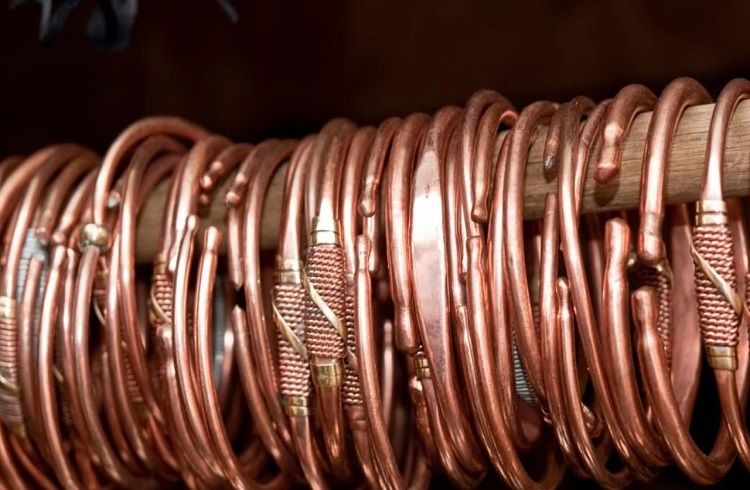 ಗಮನಿಸಿ : ಕೈಗೆ `ತಾಮ್ರದ ಬಳೆ’ ಧರಿಸುವುದರಿಂದ ಸಿಗಲಿವೆ ಈ ಅದ್ಭುತ ಶುಭ ಪ್ರಯೋಜನಗಳು.!