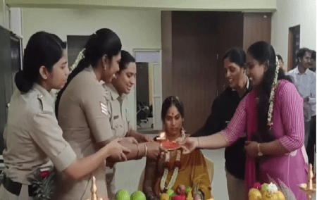 BIG NEWS : ಬೆಂಗಳೂರಿನ ಪರಪ್ಪನ ಅಗ್ರಹಾರ ಪೊಲೀಸ್ ಠಾಣೆಯಲ್ಲಿ ಮಹಿಳಾ ಸಿಬ್ಬಂದಿಗೆ ಸೀಮಂತ ಕಾರ್ಯಕ್ರಮ