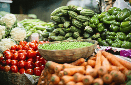 BIG NEWS : ‘ದಿತ್ವಾ’ ಚಂಡಮಾರುತ ಎಫೆಕ್ಟ್ : ರಾಜ್ಯದಲ್ಲಿ ಗಗನಕ್ಕೇರಿದ ತರಕಾರಿ ಬೆಲೆ, ಯಾವುದರ ಬೆಲೆ ಎಷ್ಟು ಗೊತ್ತಾ?