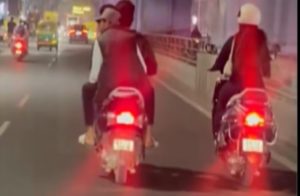 Watch Video : ಮಹಿಳೆಯ ಚುಡಾಯಿಸುವ ಪುಂಡರೇ ಎಚ್ಚರ ; ರಸ್ತೆಯಲ್ಲಿ ಯುವತಿಗೆ ಕಿರುಕುಳ ನೀಡಿದ ಮೂವರು ಯುವಕರು ಕಂಬಿ ಹಿಂದೆ!