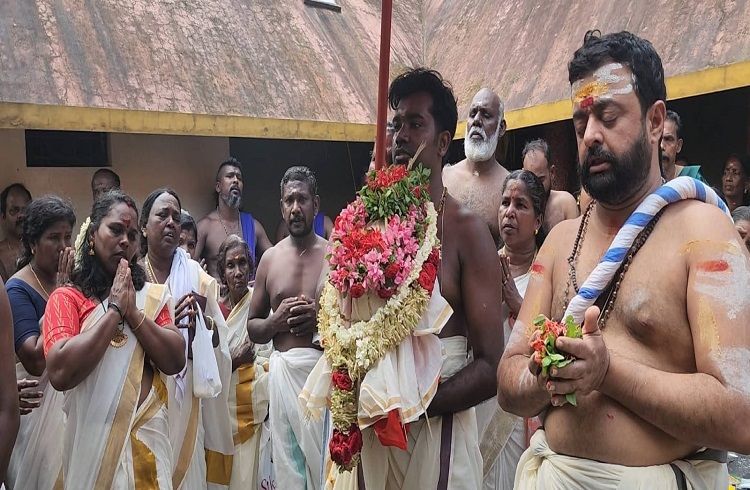 ಅರ್ಚಕನ ಬಗೆಗಿನ ಈ ಕತೆ ಓದಿ..! ನೀವೆ ಅಚ್ಚರಿ ಪಡುತ್ತೀರಿ!