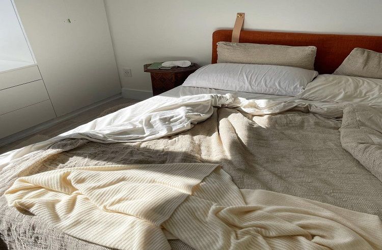 ALERT : ದೀರ್ಘಕಾಲದವರೆಗೆ `ಬೆಡ್ ಶೀಟ್’ಗಳನ್ನು ಬಳಸಿದ್ರೆ ಈ ಗಂಭೀರ ಆರೋಗ್ಯ ಸಮಸ್ಯೆಗಳು ಕಾಡಬಹುದು.!