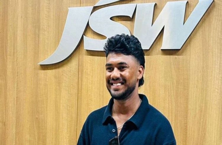 BREAKING ; 14.2 ಕೋಟಿಗೆ ‘CSK’ ಸೇರಿದ ‘ಕಾರ್ತಿಕ್ ಶರ್ಮಾ’, ಅತ್ಯಂತ ದುಬಾರಿ ಅನ್ಕ್ಯಾಪ್ಡ್ ಆಟಗಾರ ಹೆಗ್ಗಳಿಕೆ |IPL Auction 2026