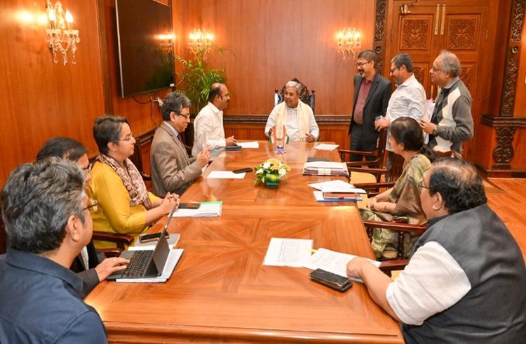 ಮಂಡ್ಯದ ಮದ್ದೂರು ಪಟ್ಟಣದ ಟಿ.ಬಿ ವೃತ್ತದಿಂದ ಕೊಲ್ಲಿ ವೃತ್ತದವರೆಗಿನ ರಸ್ತೆ ಅಗಲೀಕರಣ ಕಾಮಗಾರಿ: ಸಿಎಂ ನೇತೃತ್ವದಲ್ಲಿ ಮಹತ್ವದ ಸಭೆ