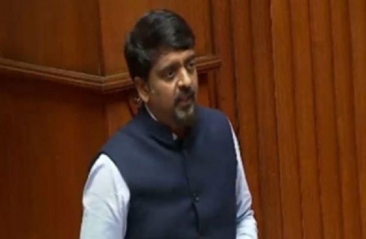 ಮಸೀದಿಗಳಲ್ಲಿ ಅಝಾನ್ ಶಬ್ದಮಿತಿ ಉಲ್ಲಂಘನೆ: ಸಚಿವರ ಉತ್ತರ ವಿಳಂಬಕ್ಕೆ MLC ಡಿ.ಎಸ್.ಅರುಣ್ ಕಿಡಿ