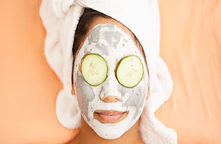 ನಿಮ್ಮ ಒಣ ಚರ್ಮದ ಸಮಸ್ಯೆಗೆ ಮನೆಯಲ್ಲೇ ಹೀಗೆ ತಯಾರಿಸಿ ನ್ಯಾಚುರಲ್ ಫೇಸ್ಪ್ಯಾಕ್