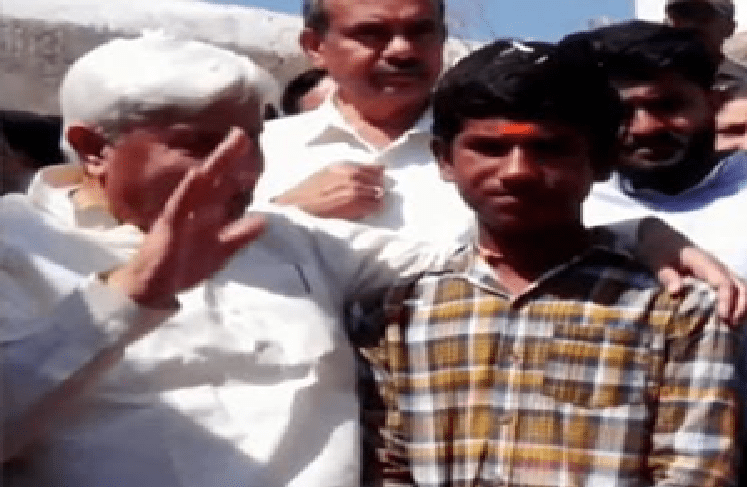 BREAKING : ಲಕ್ಕುಂಡಿಯಲ್ಲಿ ಸಿಕ್ಕ ನಿಧಿಯನ್ನು ಹಸ್ತಾಂತರಿಸಿದ ಬಾಲಕ ಪ್ರಜ್ವಲ್ ಗೆ, ಪಿಯುಸಿವರೆಗೆ ಉಚಿತ ಶಿಕ್ಷಣ