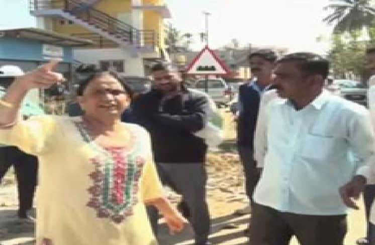 BIG NEWS : ನಟ ಯಶ್ ತಾಯಿ ಸೈಟ್ ವಿವಾದ ಪ್ರಕರಣ : ಪುಷ್ಪ, ಜಿಪಿಎ ಹೋಲ್ಡರ್ ದೇವರಾಜ್ ನಡುವೆ ತೀವ್ರ ವಾಗ್ವಾದ