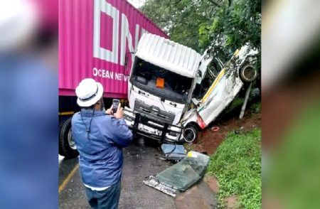 ದಕ್ಷಿಣ ಆಫ್ರಿಕಾದಲ್ಲಿ ಮಿನಿ ಬಸ್-ಟ್ರಕ್ ಡಿಕ್ಕಿ: 11 ಮಂದಿ ಸಾವು