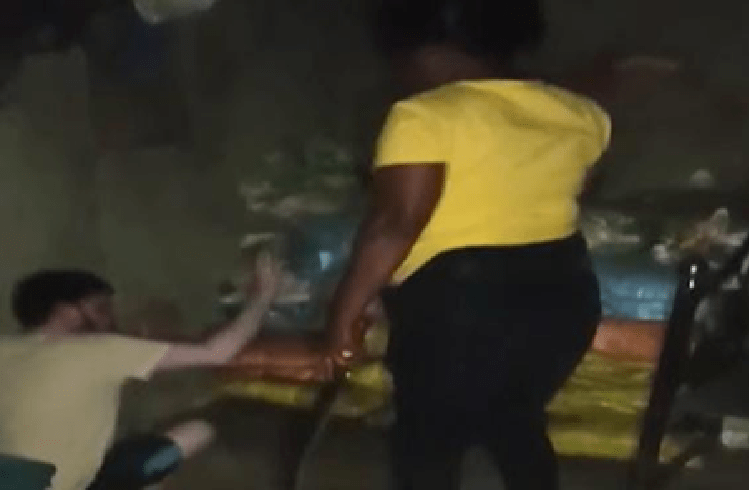 ಹುಬ್ಬಳ್ಳಿಯಲ್ಲಿ ಬಿಜೆಪಿ ಕಾರ್ಯಕರ್ತೆ ಮೇಲೆ ಹಲ್ಲೆ ಕೇಸ್ : ಸುಜಾತ ಹಂಡಿ ಕುಟುಂಬಸ್ಥರಿಗೆ ಪೊಲೀಸರಿಂದ ನೋಟಿಸ್ ಜಾರಿ