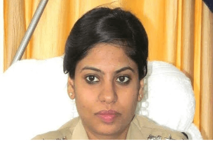 BREAKING : ಬಳ್ಳಾರಿ ಬ್ಯಾನರ್ ಗಲಾಟೆ ಪ್ರಕರಣ : ಡಿಐಜಿಪಿ ವರ್ತಿಕ ಕಟಿಯಾರ್ ವರ್ಗಾವಣೆ