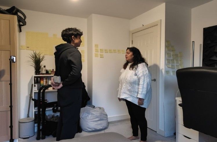 ₹12 ಲಕ್ಷ ಸಾಲ ತೀರಿಸಿ ತಾಯಿಯನ್ನ ಅಚ್ಚರಿಗೊಳಿಸಿದ 17 ವರ್ಷದ ಮಗ, ಹೃದಯಸ್ಪರ್ಶಿ ವೀಡಿಯೊ ವೈರಲ್!