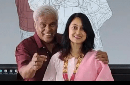 ನಟ ಆಶಿಶ್ ವಿದ್ಯಾರ್ಥಿ ದಂಪತಿಗೆ ಡಿಕ್ಕಿ ಹೊಡೆದ ಬೈಕ್: ಸವಾರನಿಗೂ ಗಂಭೀರ ಗಾಯ | Ashish Vidhyarthy