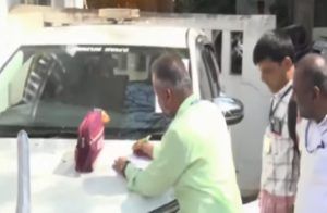 BREAKING: ಭೂ ಪರಿಹಾರ ನೀಡದ ಹಾಸನ ಜಿಲ್ಲಾಧಿಕಾರಿಗೆ ಕೋರ್ಟ್ ಶಾಕ್: ಕಾರು ಜಪ್ತಿಗೆ ಆದೇಶ