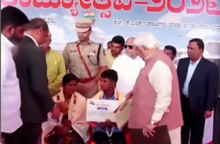 BREAKING: ರಾಜ್ಯ ಸರ್ಕಾರದಿಂದ ಲಕ್ಕುಂಡಿಯ ರಿತ್ತಿ ಕುಟುಂಬಕ್ಕೆ ಬಂಫರ್ ಗಿಫ್ಟ್: ಮನೆ ನಿರ್ಮಾಣಕ್ಕೆ ನಿವೇಶನ, 5 ಲಕ್ಷ ನಗದು